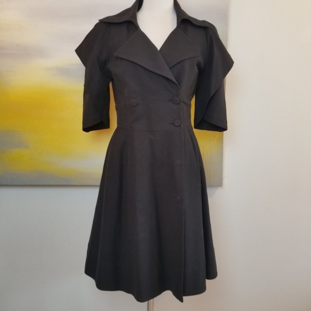 Fendi short sleeve princess trench 42 Small